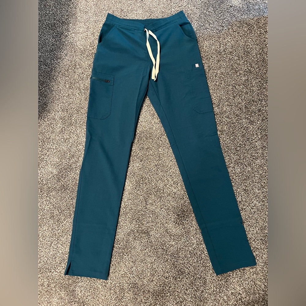 NWOT: Figs Yola Skinny Scrub Rare Color *Caribbean Blue*. XS/T - Picture 2 of 6